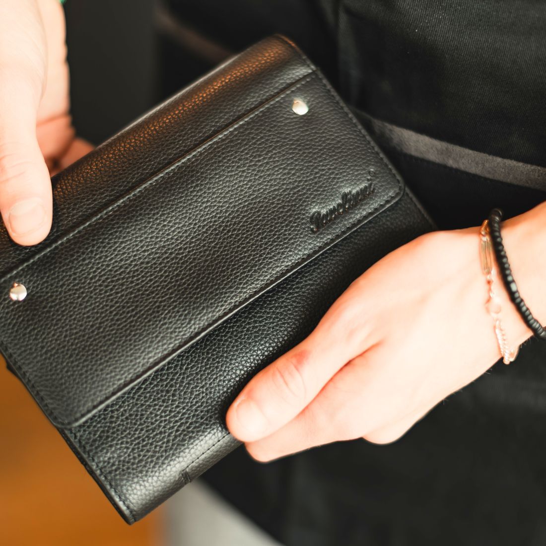 Portefeuille de serveur noir en cuir | Fermeture Velcro | Ligne Classique | 19x12x3 cm